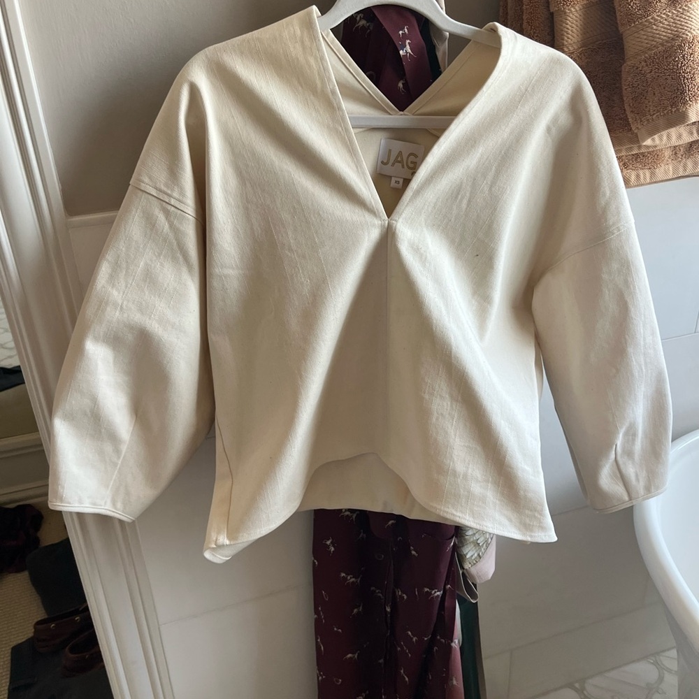 Jag Jeans Cream V-Neck Blouse